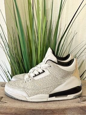 Air Jordan Retro 3 Flip Sneakers
